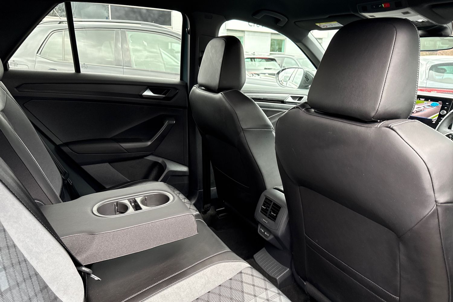 Used Volkswagen T-Roc 2023 for sale - 78016320: Photo 38