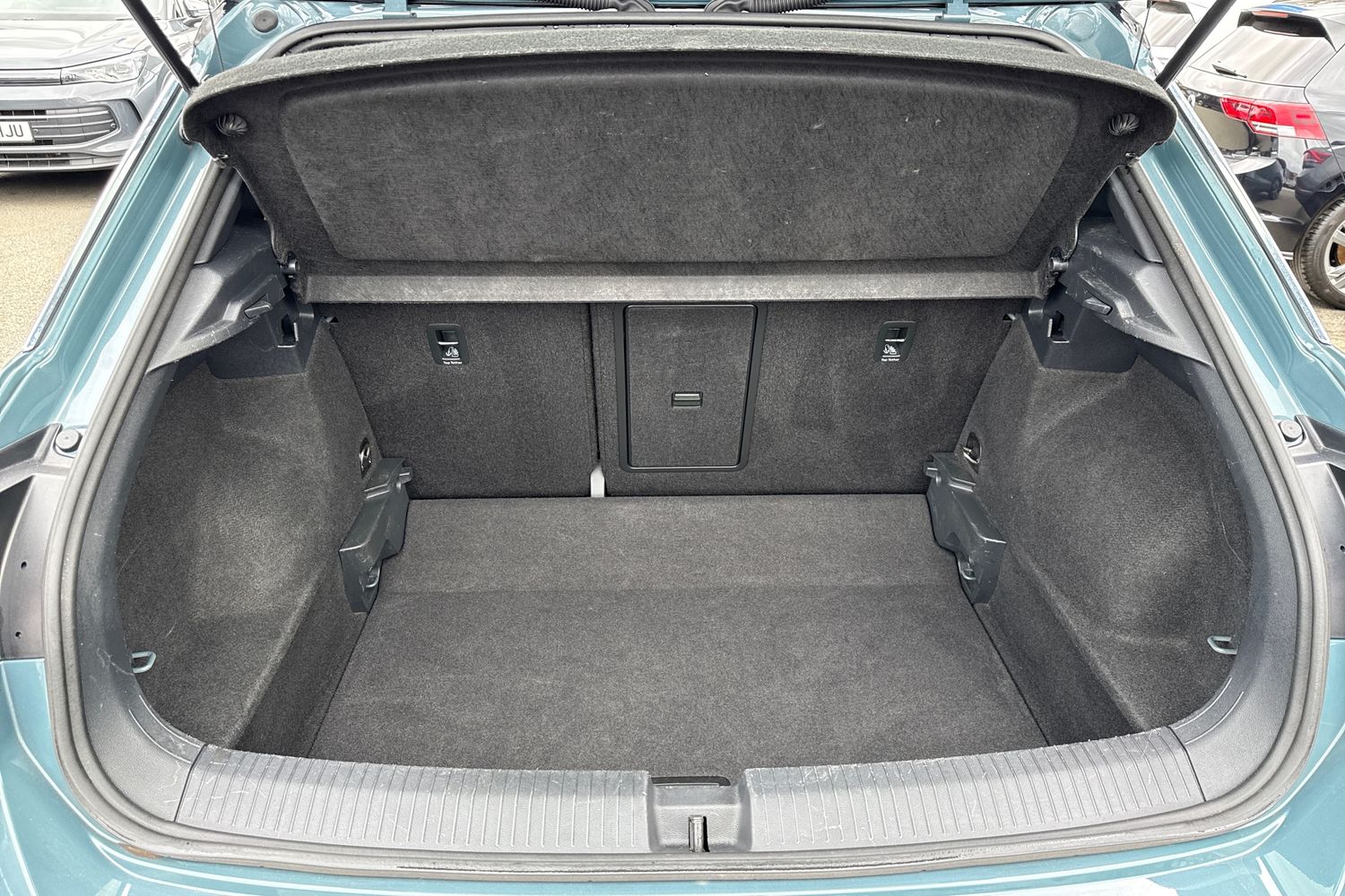 Used Volkswagen T-Roc 2023 for sale - 78016320: Photo 7