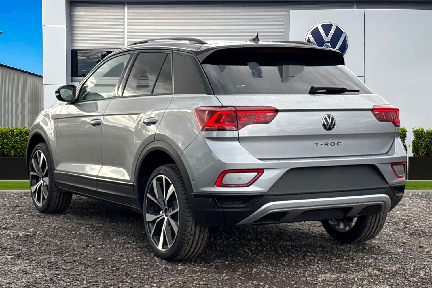 Used Volkswagen T-Roc 2025 for sale - 76374726: Photo 2