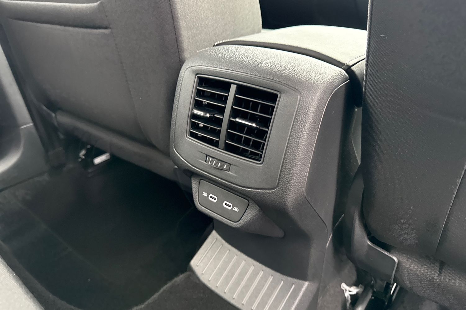 Used Volkswagen T-Roc 2025 for sale - 76374726: Photo 30