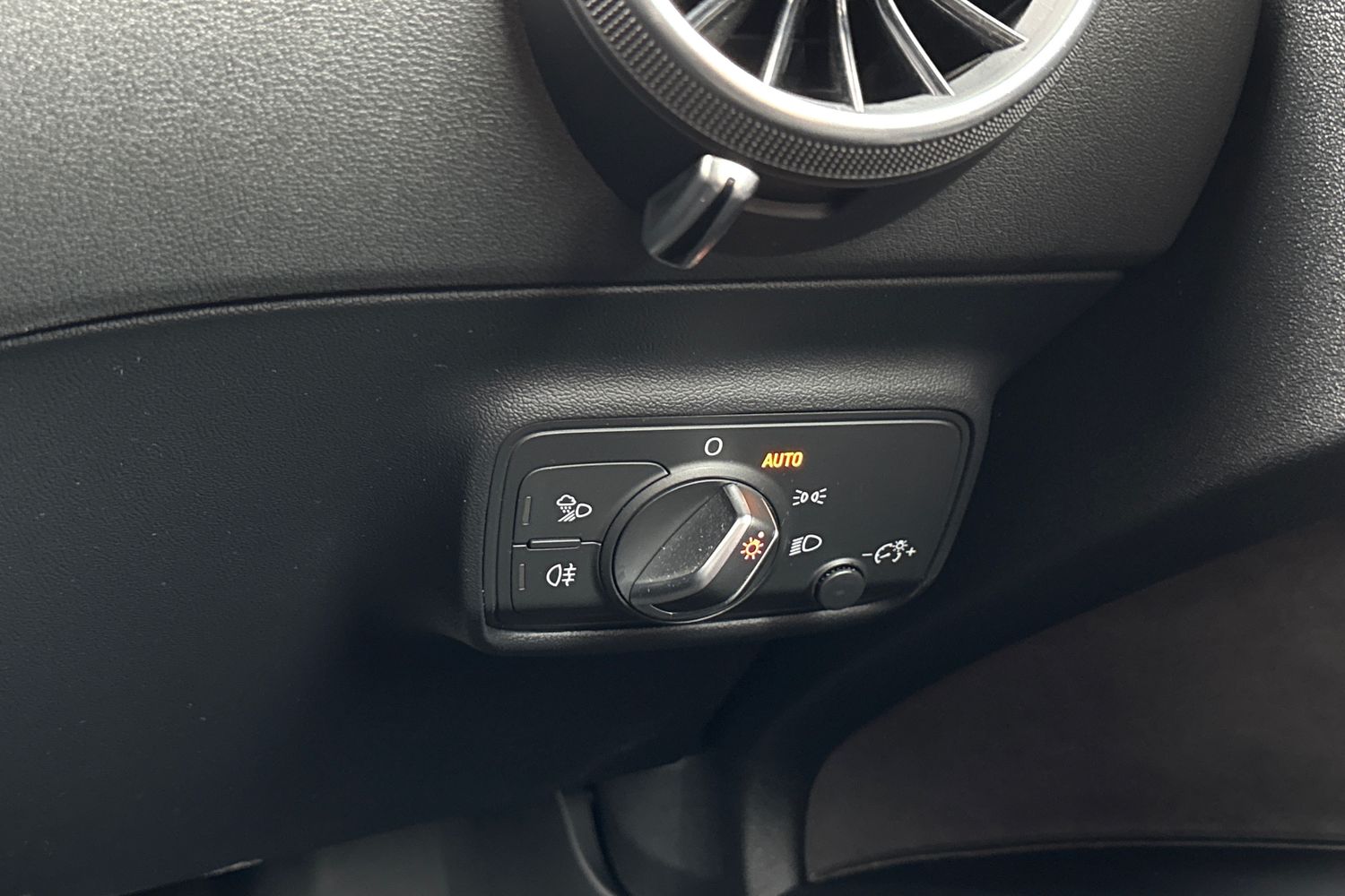 Used Audi TT 2015 for sale - 76774611: Photo 24