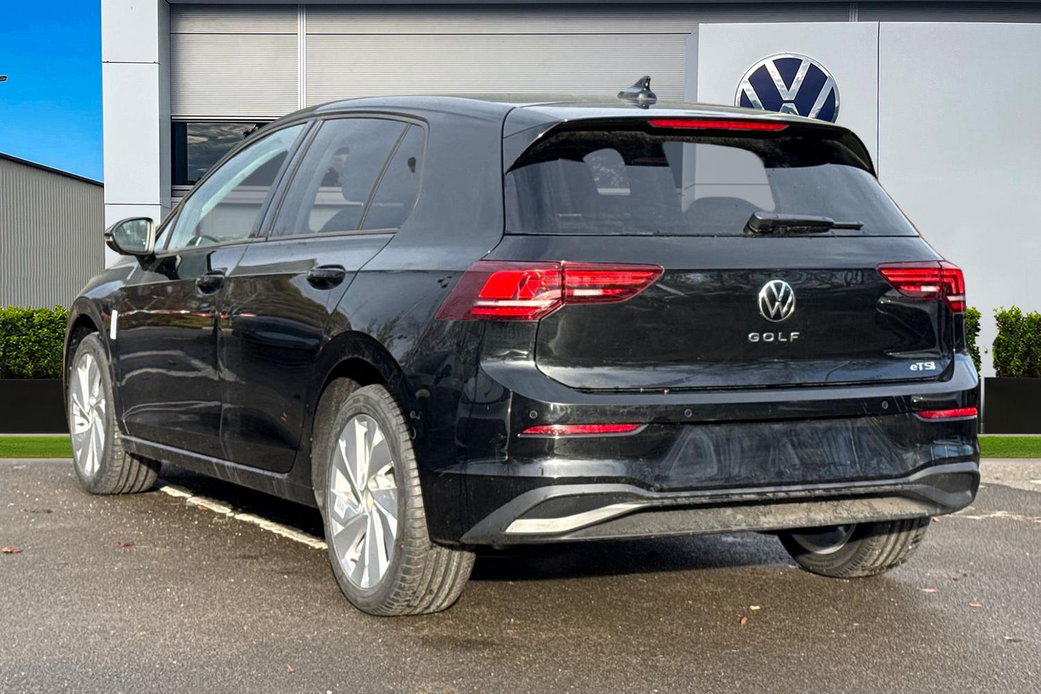 Used Volkswagen Golf 2025 for sale - 76805298: Photo 2