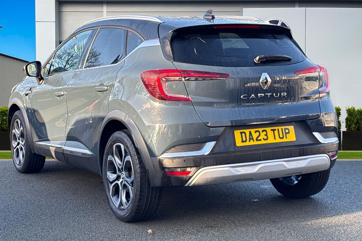 Used Renault Captur 2023 for sale - 77355439: Photo 2