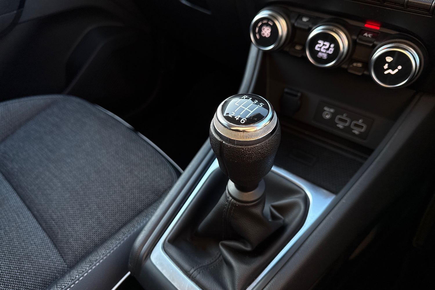 Used Renault Captur 2023 for sale - 77355439: Photo 23