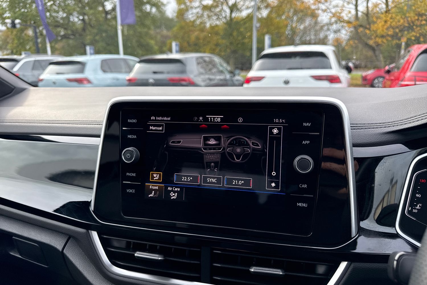 Used Volkswagen T-Roc 2025 for sale - 76364768: Photo 22