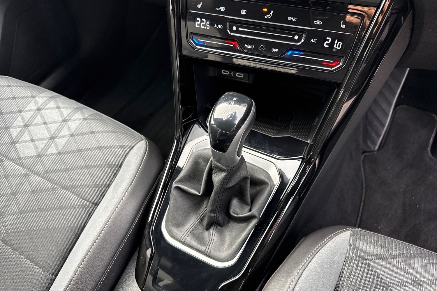 Used Volkswagen T-Roc 2025 for sale - 76364768: Photo 23