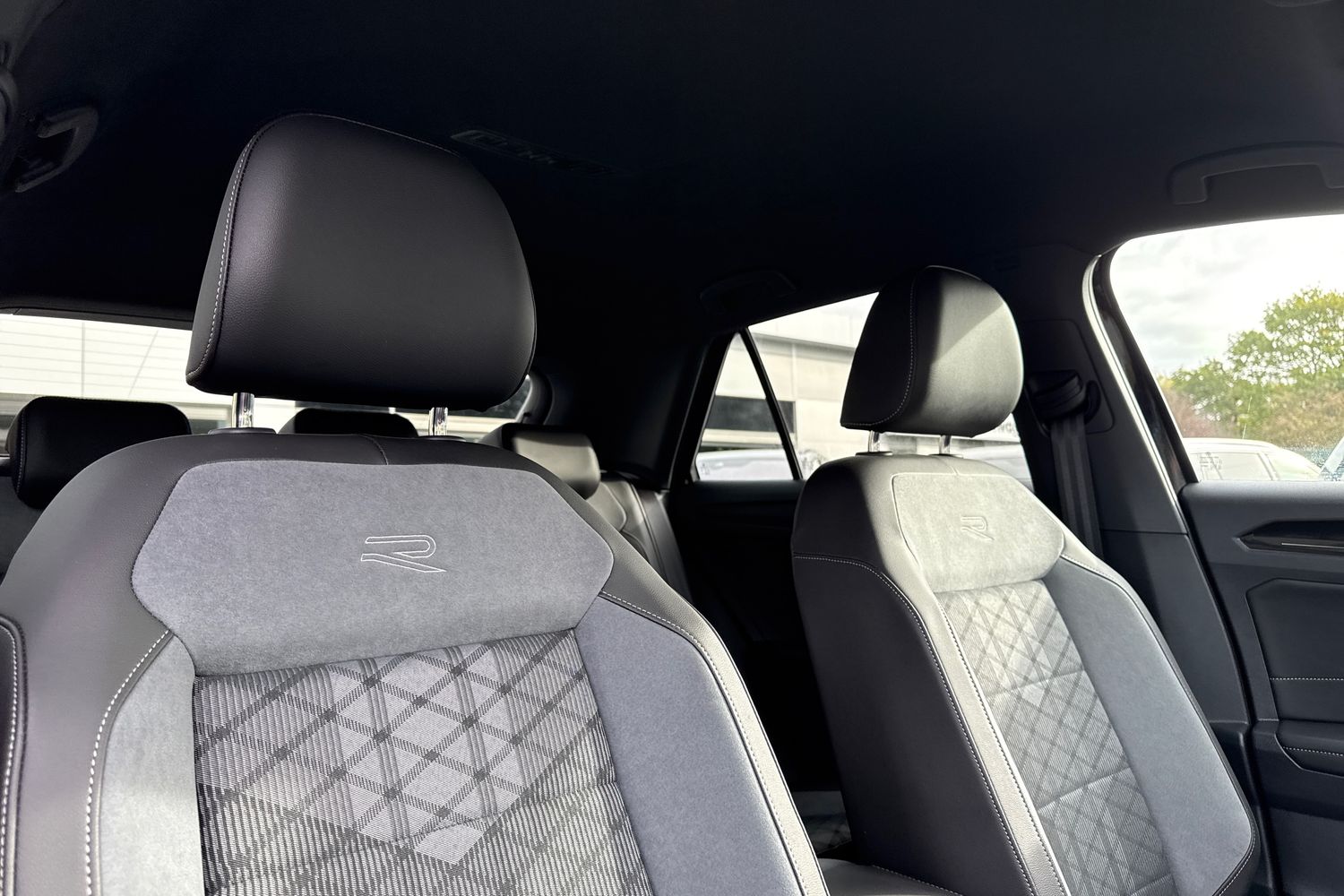 Used Volkswagen T-Roc 2025 for sale - 76364768: Photo 24