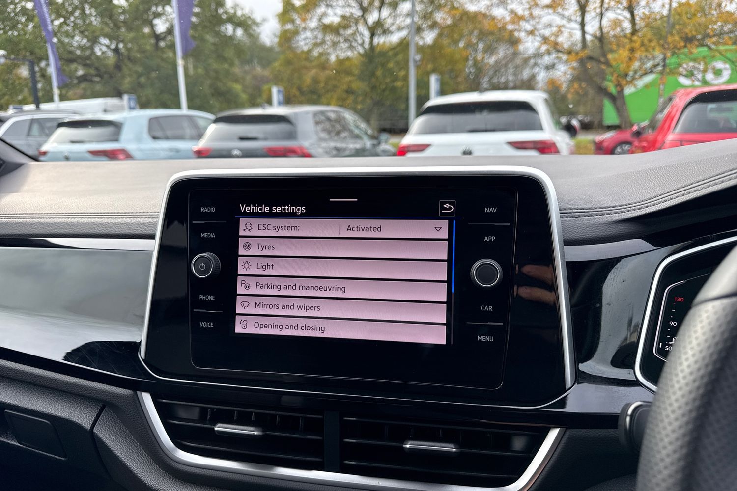 Used Volkswagen T-Roc 2025 for sale - 76364768: Photo 45