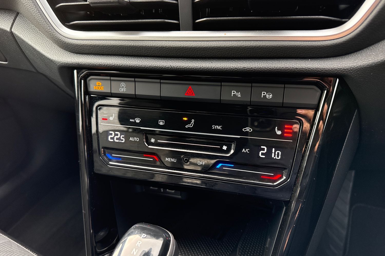 Used Volkswagen T-Roc 2025 for sale - 76364768: Photo 51