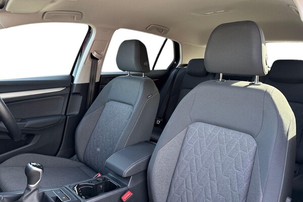Used Volkswagen Golf 2024 for sale - 76102140: Photo 16
