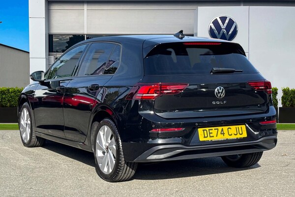 Used Volkswagen Golf 2024 for sale - 76102140: Photo 2