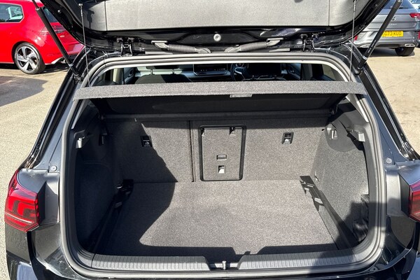 Used Volkswagen Golf 2024 for sale - 76102140: Photo 7