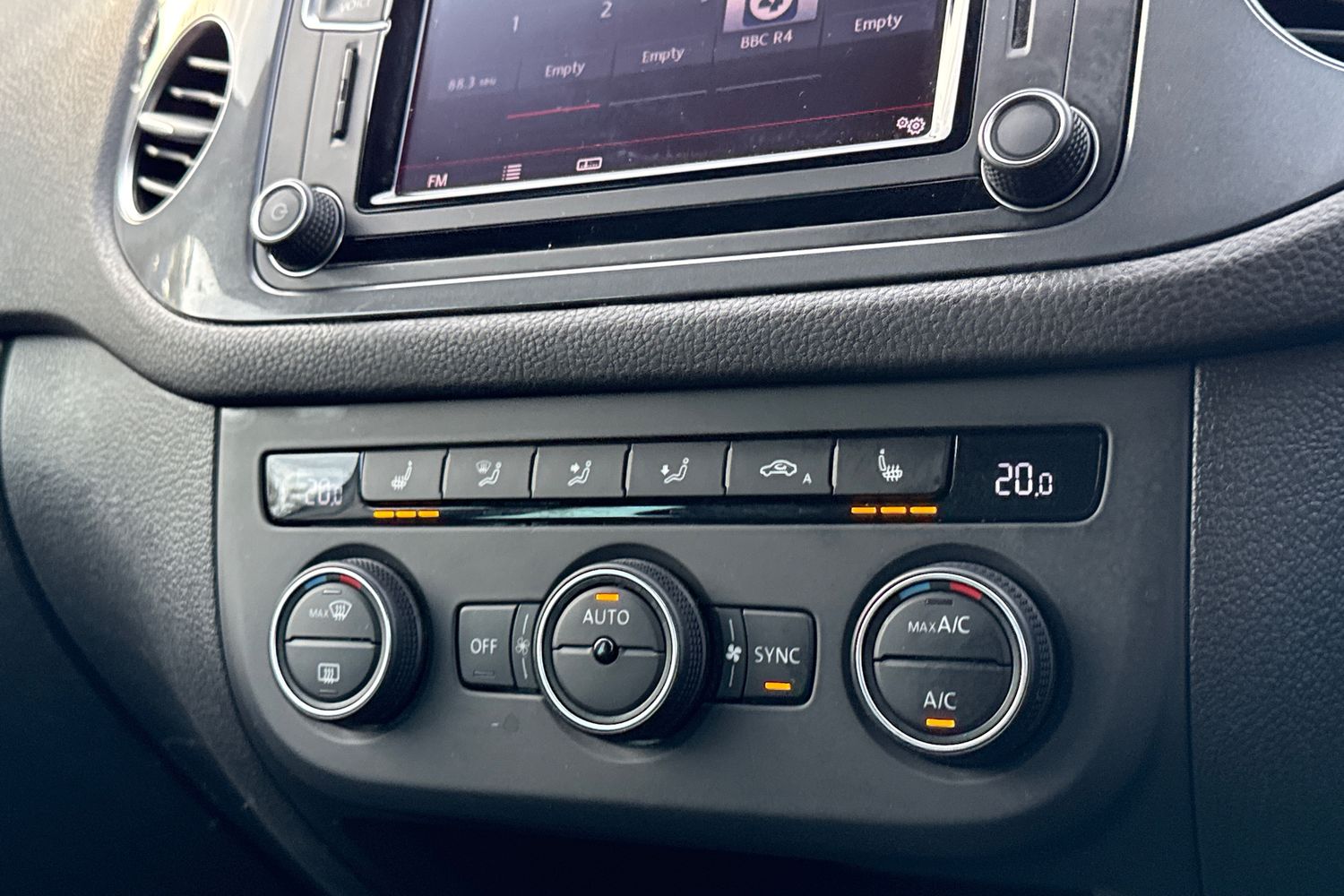 Used Volkswagen Tiguan 2016 for sale - 76515938: Photo 19