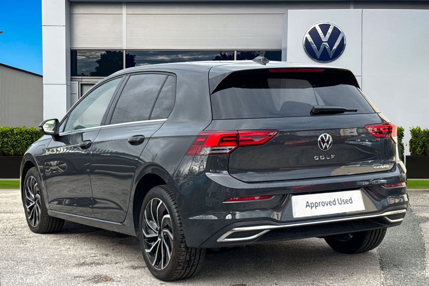 Used Volkswagen Golf 2025 for sale - 76411600: Photo 2