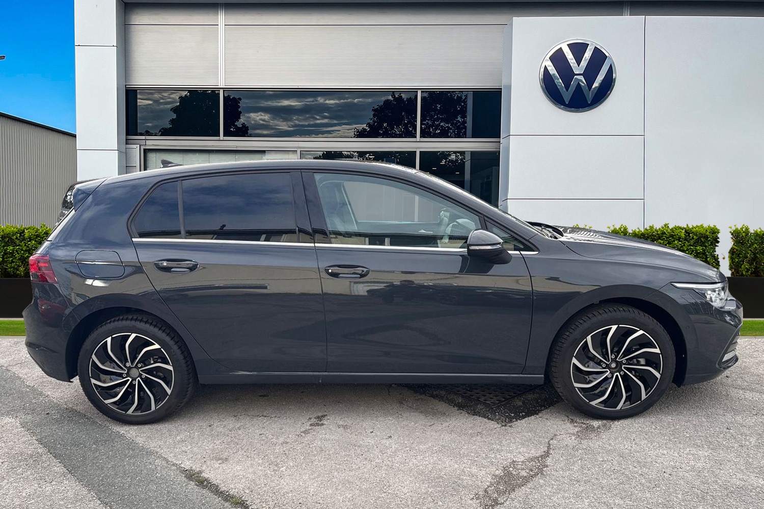 Used Volkswagen Golf 2025 for sale - 76411600: Photo 3