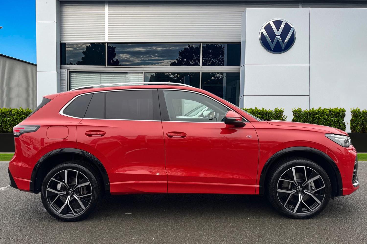 Used Volkswagen Tiguan 2024 for sale - 77138936: Photo 3