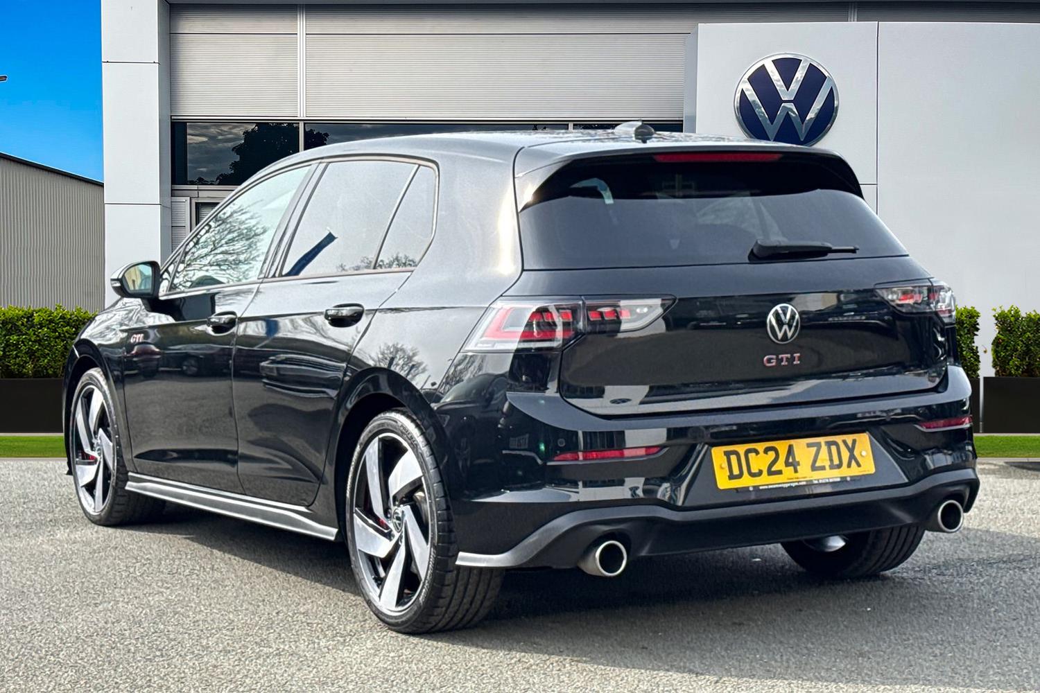 Used Volkswagen Golf 2024 for sale - 77973242: Photo 2