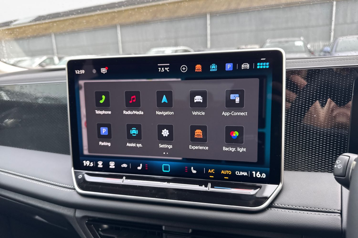 Used Volkswagen Tiguan 2026 for sale - 77429640: Photo 38