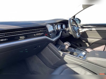 Used Volkswagen Touareg 2019 for sale - 78532255: Photo