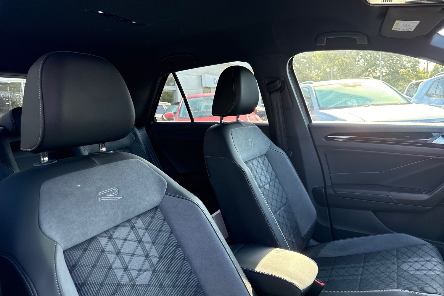 Used Volkswagen T-Roc 2025 for sale - 76090200: Photo 24