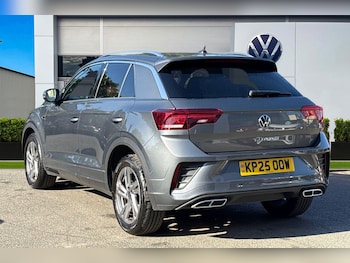 Used Volkswagen T-Roc 2025 for sale - 76090200: Photo 2