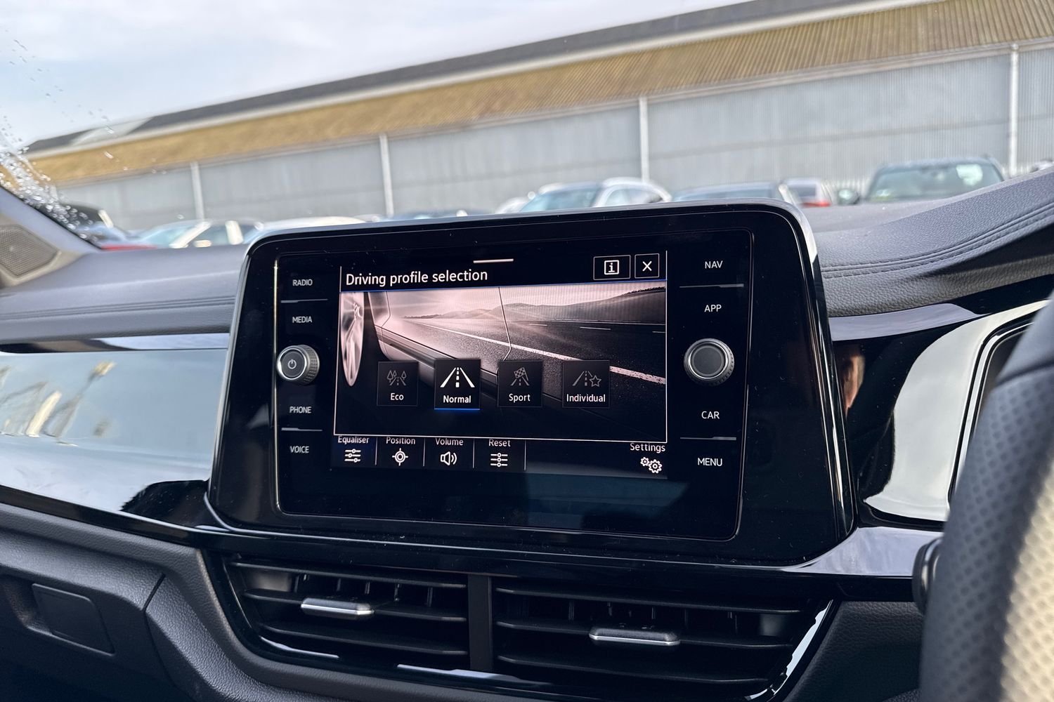 Used Volkswagen T-Roc 2025 for sale - 76985294: Photo 52