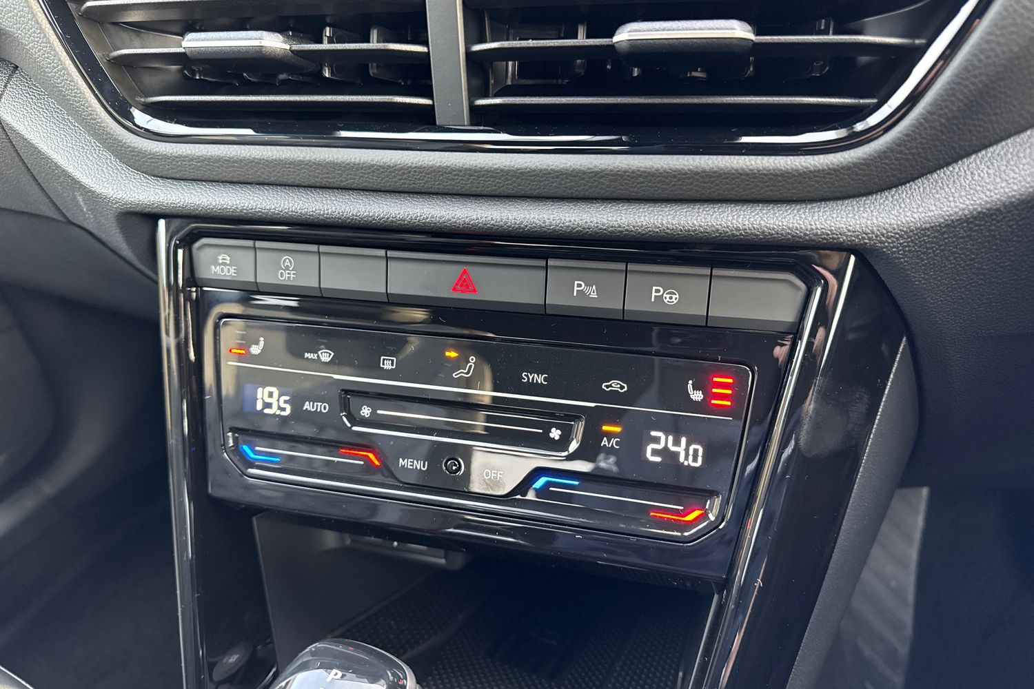 Used Volkswagen T-Roc 2025 for sale - 76985294: Photo 53