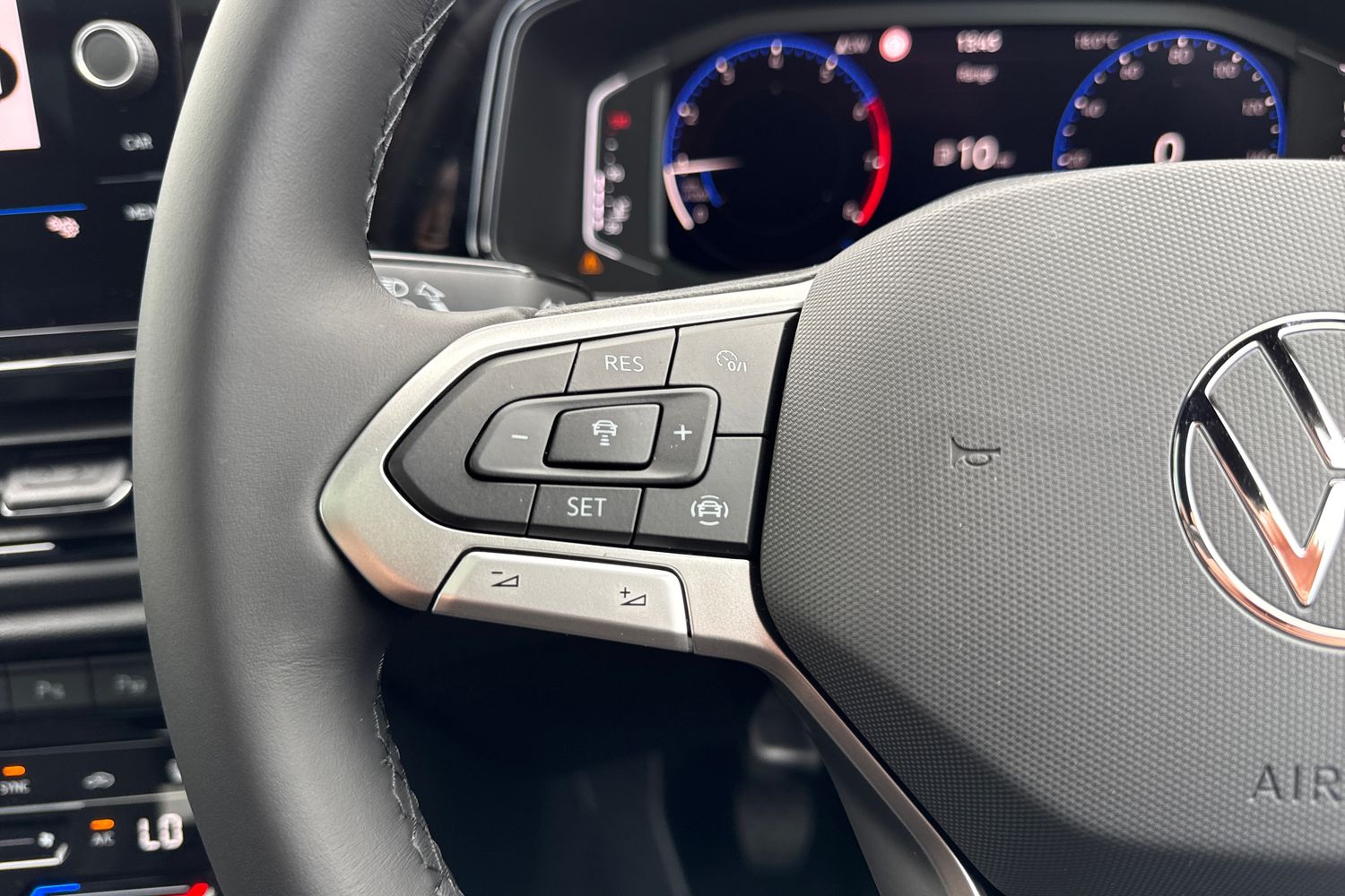 Used Volkswagen T-Roc 2025 for sale - 76805338: Photo 43