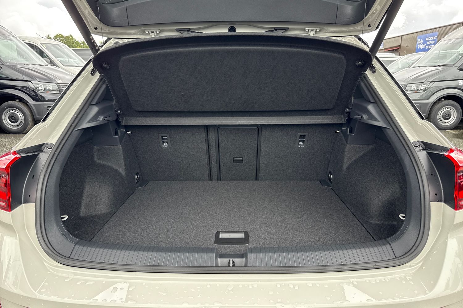 Used Volkswagen T-Roc 2025 for sale - 76805338: Photo 6