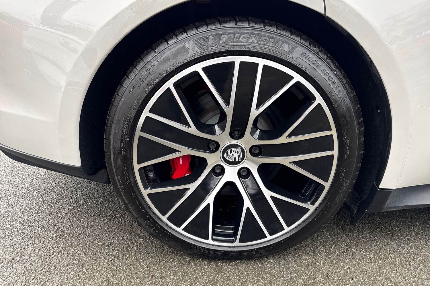 Used Porsche Taycan 2022 for sale - 77390120: Photo 11