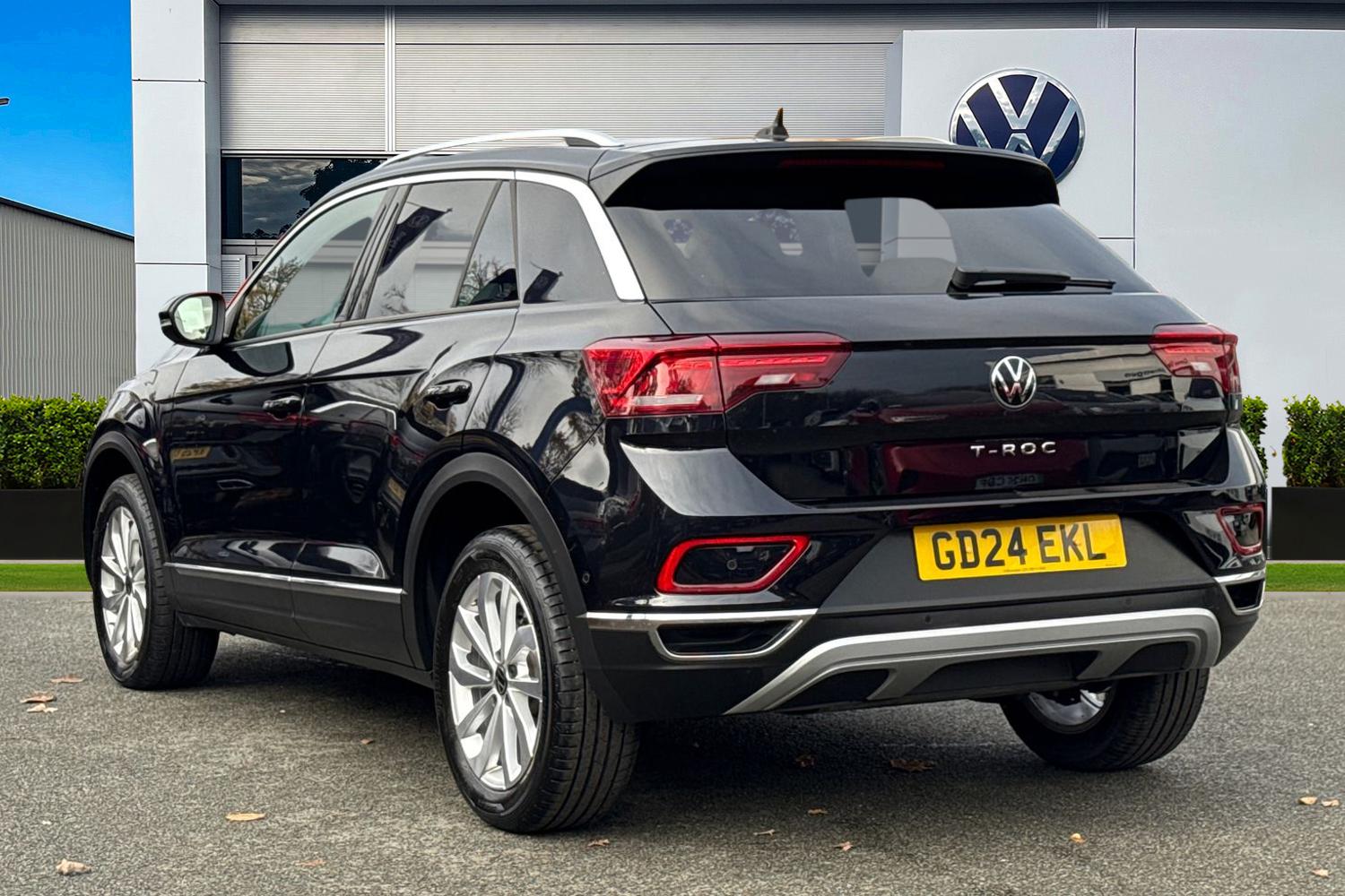 Used Volkswagen T-Roc 2024 for sale - 76480853: Photo 2