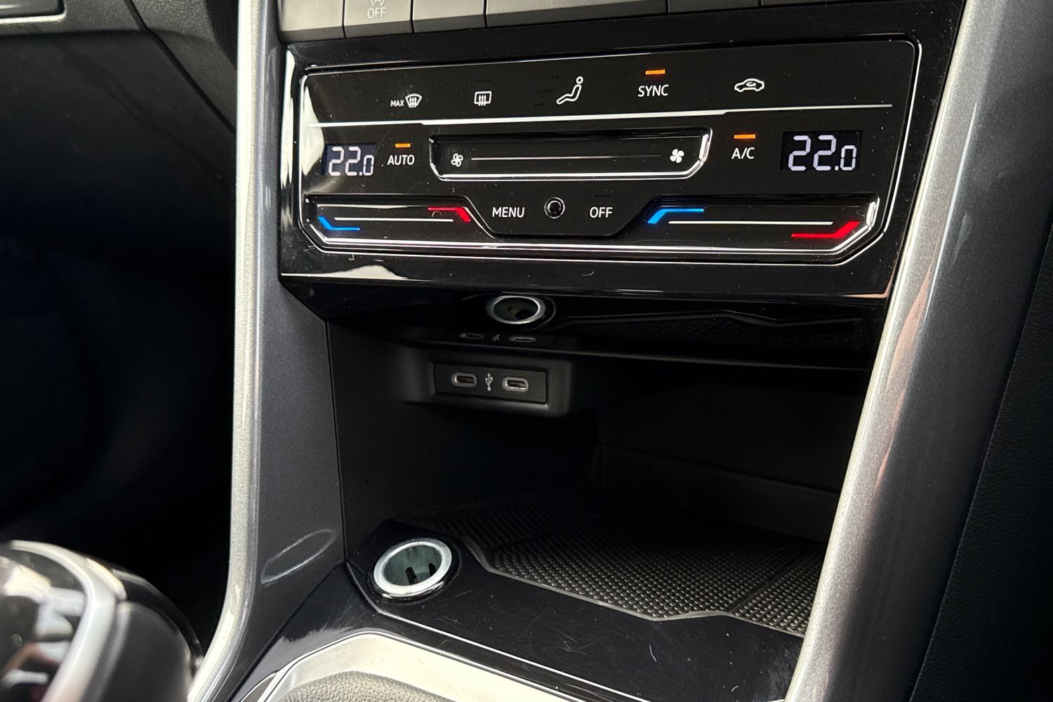 Used Volkswagen T-Roc 2024 for sale - 76480853: Photo 32