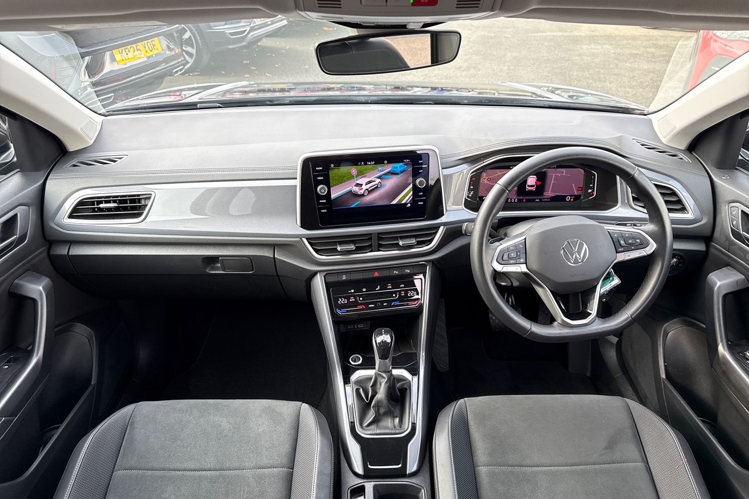 Used Volkswagen T-Roc 2024 for sale - 76480853: Photo 35