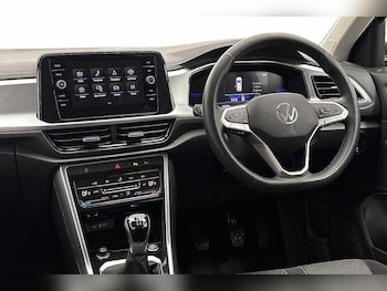 Used Volkswagen T-Roc 2025 for sale - 77812625: Photo