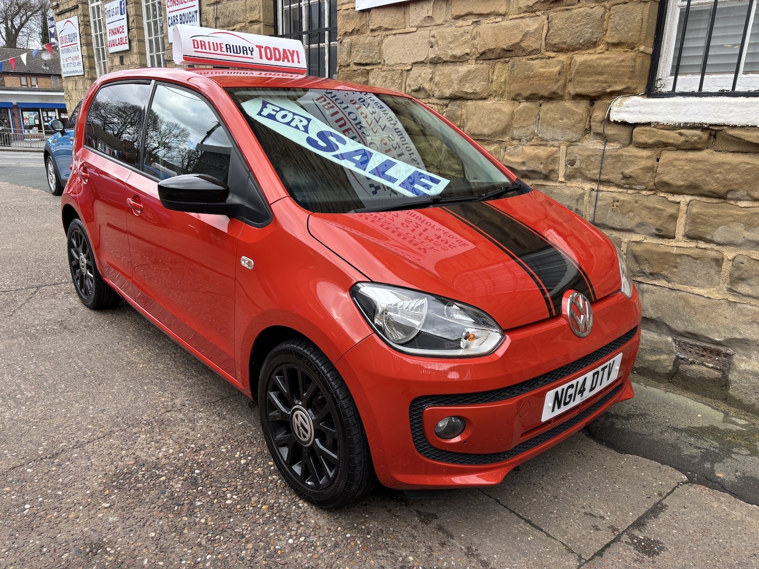 Used Volkswagen up! 2014 for sale - 77931265: Photo 2
