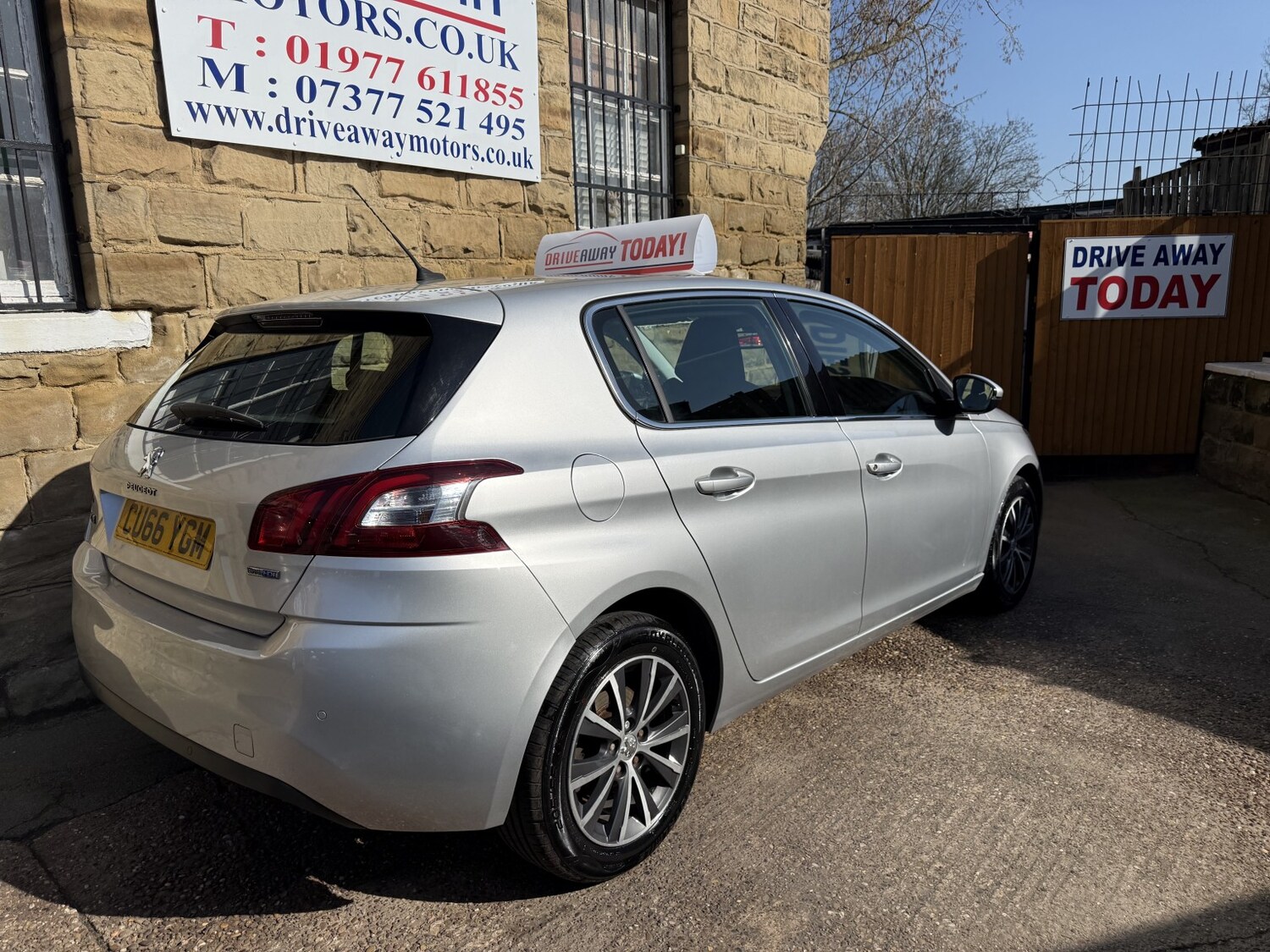 Used Peugeot 308 2016 for sale - 77954059: Photo 10