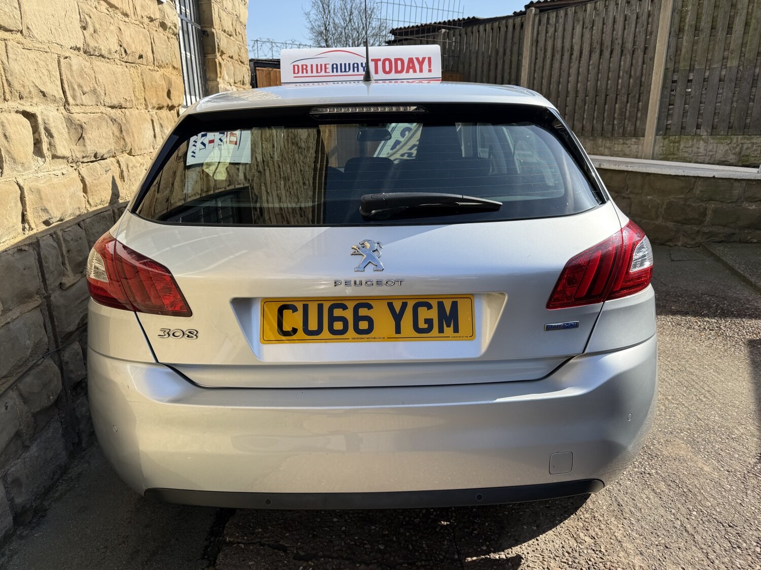 Used Peugeot 308 2016 for sale - 77954059: Photo 11