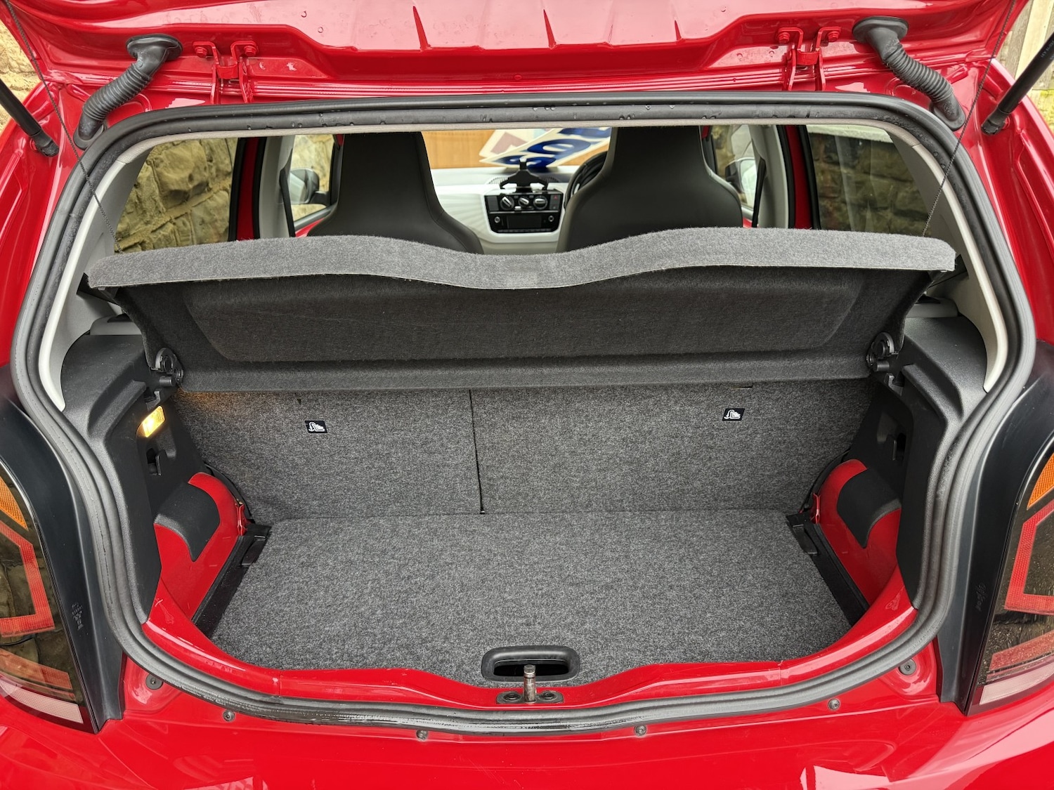 Used Volkswagen up! 2017 for sale - 77508452: Photo 28