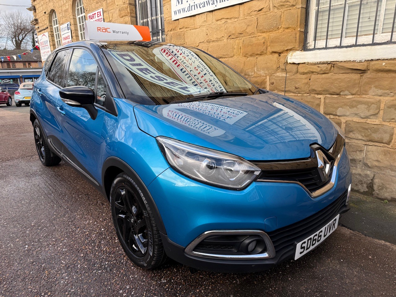 Used Renault Captur 2016 for sale - 77508380: Photo 2