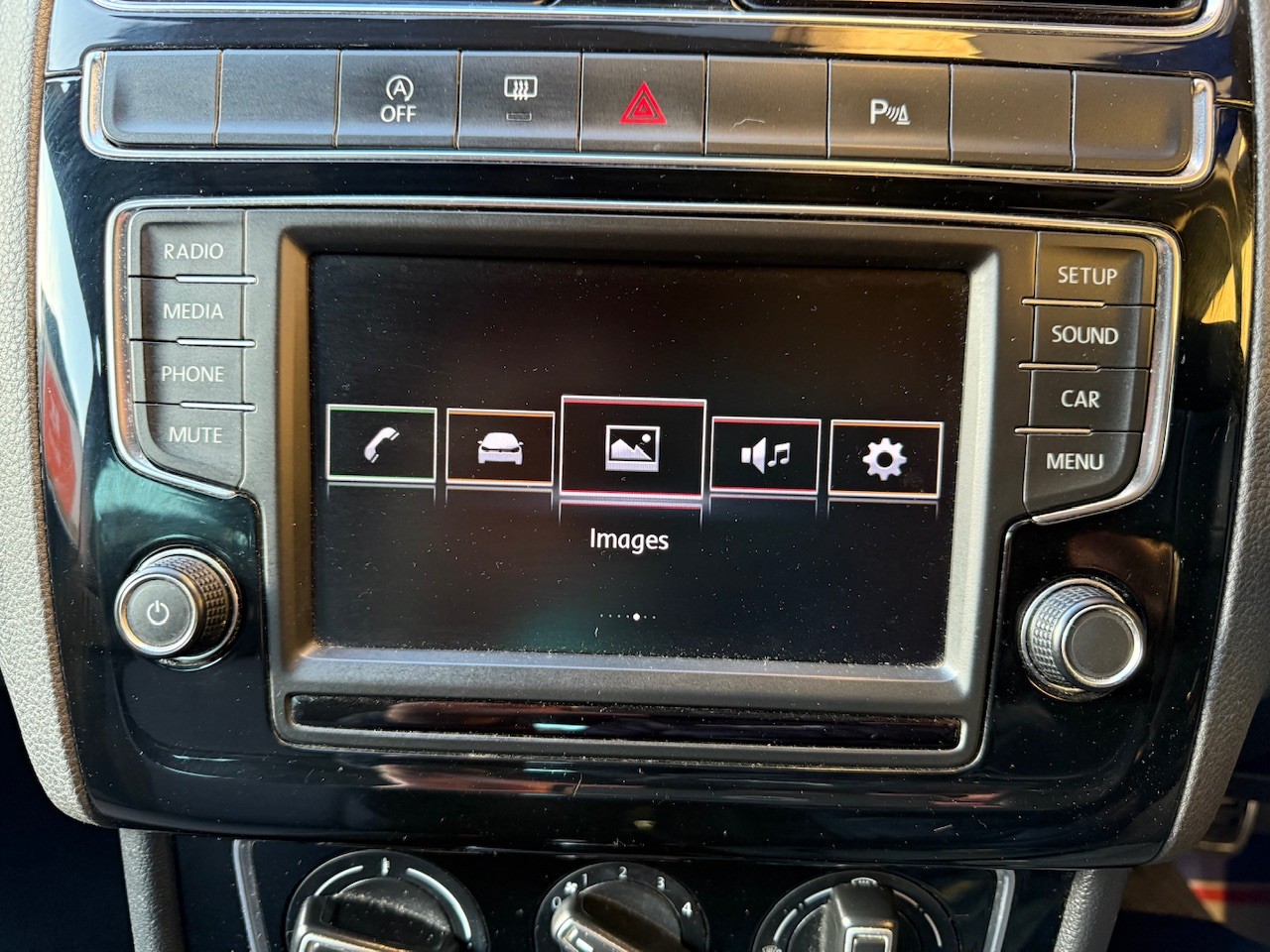 Used Volkswagen Polo 2015 for sale - 77508419: Photo 21