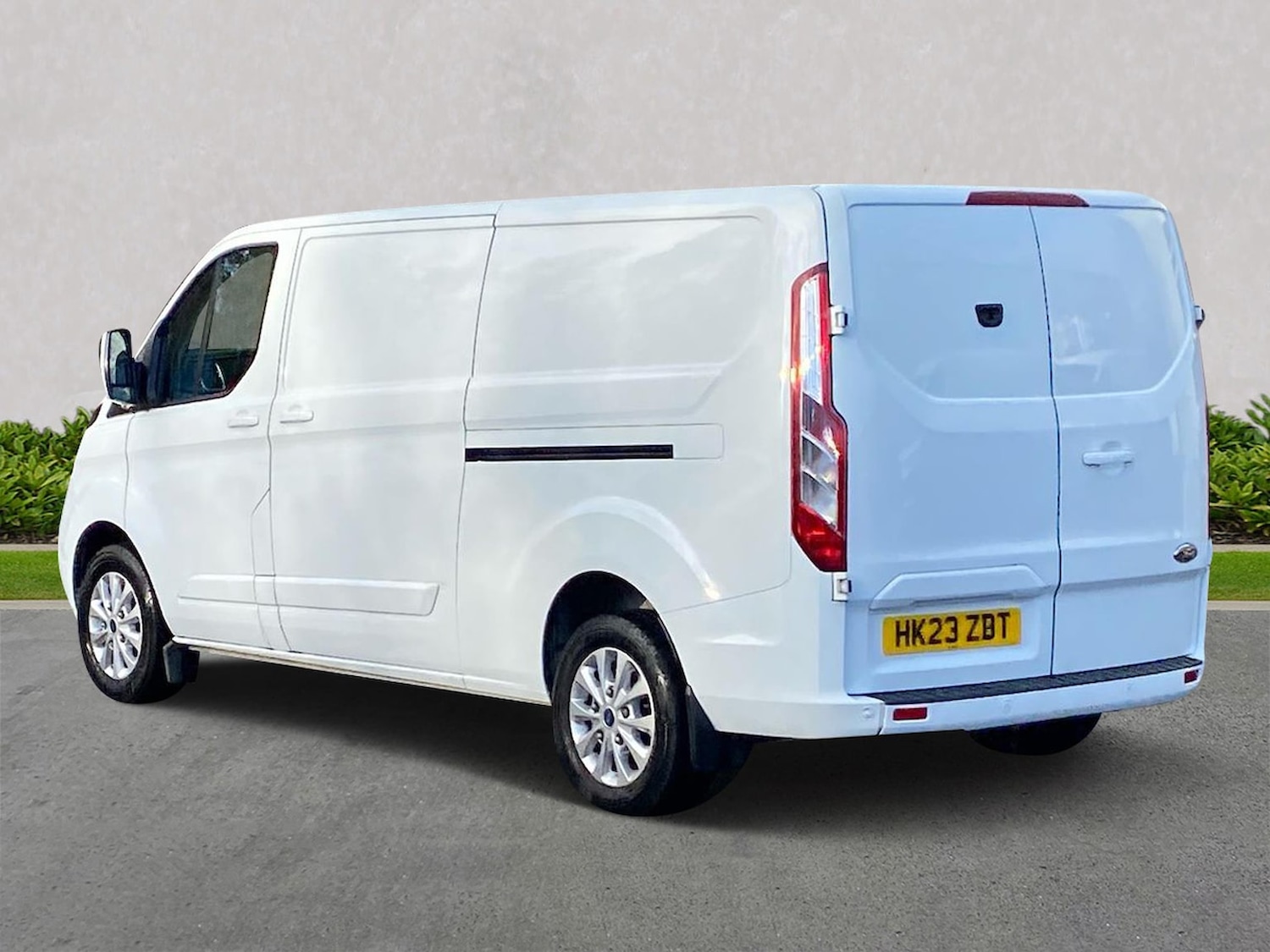 Used Ford Transit Custom 2023 for sale - 76699378: Photo 2