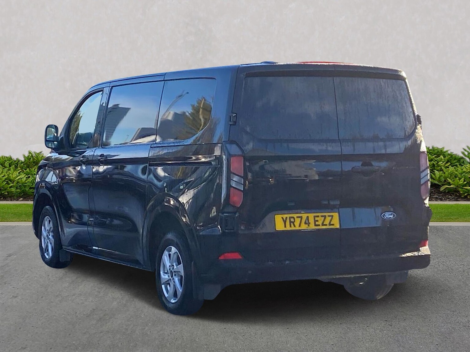 Used Ford Transit Custom 2024 for sale - 76650239: Photo 2