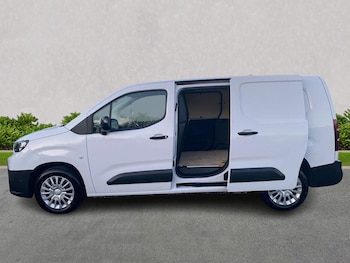 Used Toyota ProAce 2024 for sale - 77089937: Photo