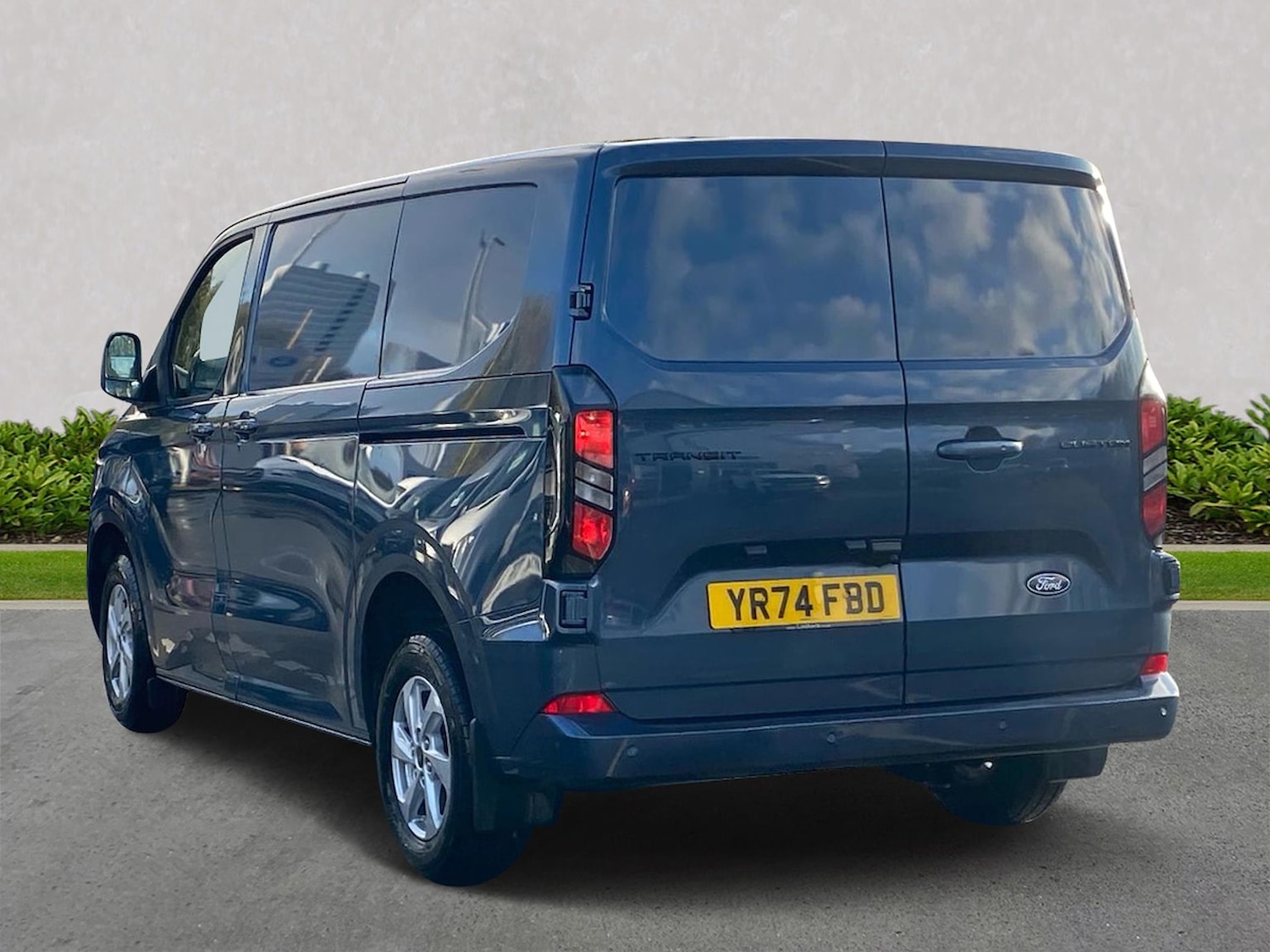 Used Ford Transit Custom 2024 for sale - 76694612: Photo 2