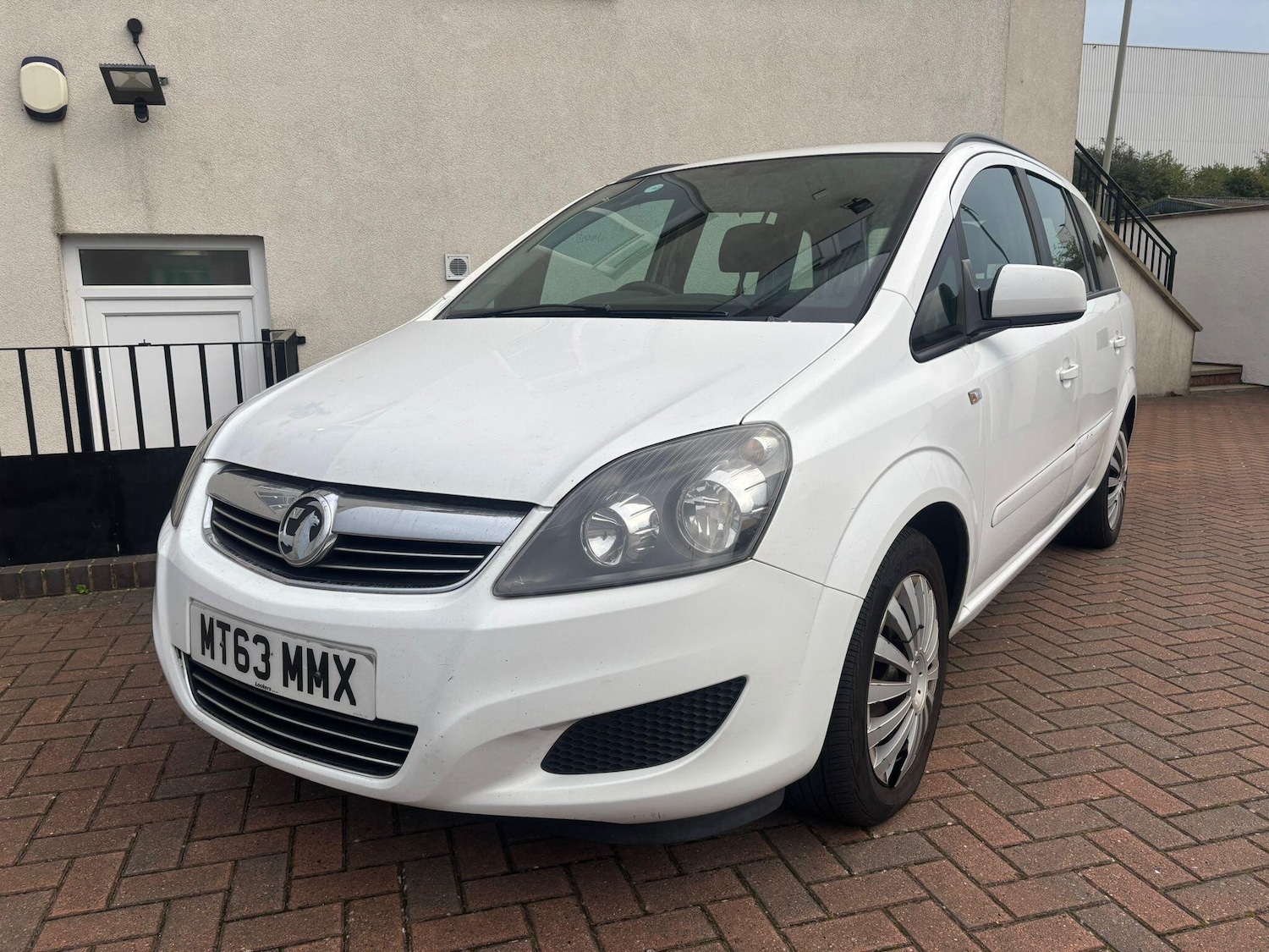 Used Vauxhall Zafira 2013 for sale - 76174821: Photo 2