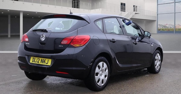 Used Vauxhall Astra 2012 for sale - 76282687: Photo 3