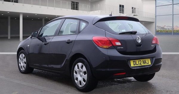 Used Vauxhall Astra 2012 for sale - 76282687: Photo 4