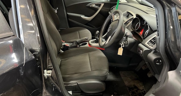 Used Vauxhall Astra 2012 for sale - 76282687: Photo 8