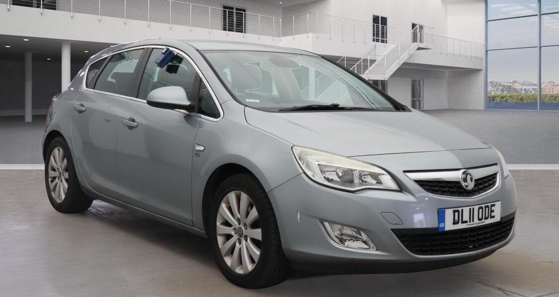 Used Vauxhall Astra 2011 for sale - 76175583: Photo 1