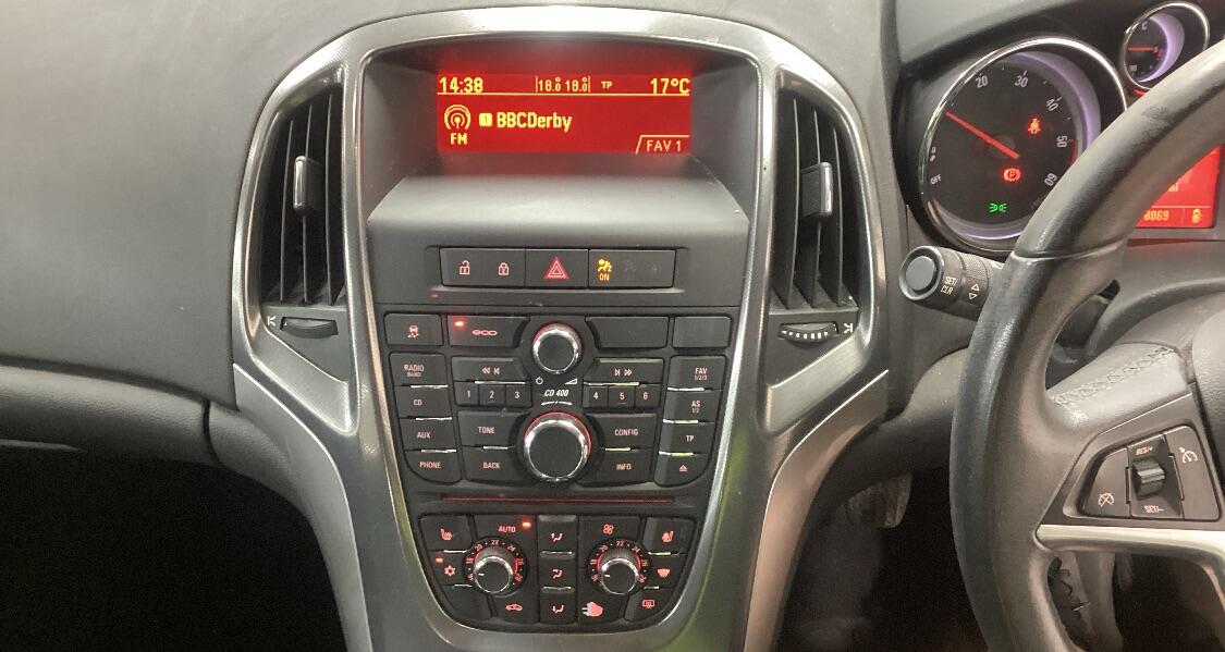 Used Vauxhall Astra 2011 for sale - 76175583: Photo 12
